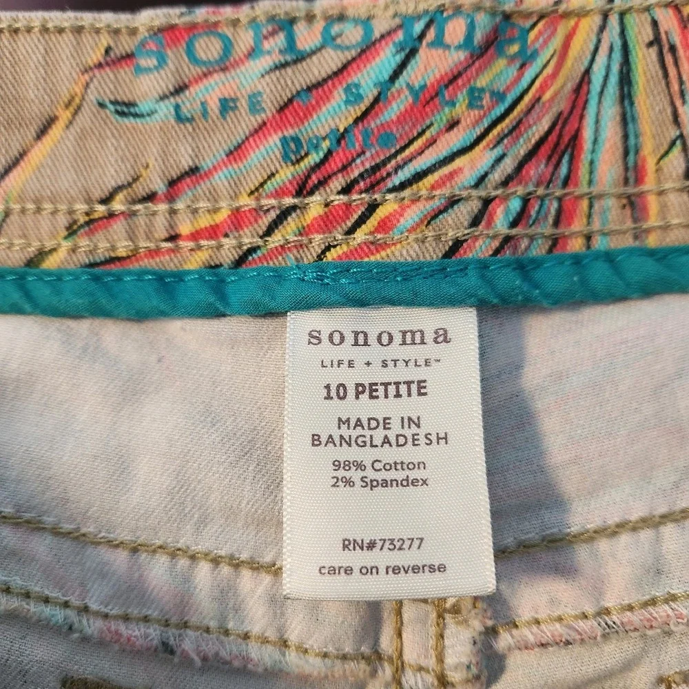 Sonoma Floral Denim Shorts Tan Colorful Hawaiian Mid Rise Stretch 10P NEW NWOT